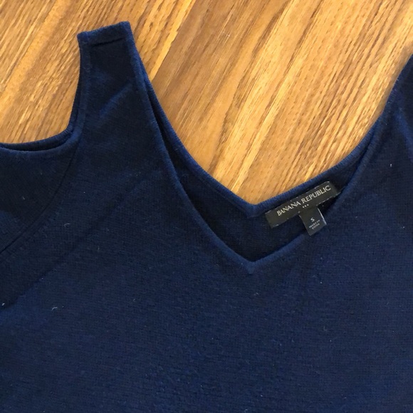 Banana Republic Cold Shoulder Sweater - Picture 4 of 5